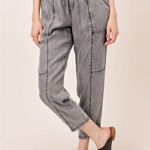 Chic Gray Ankle-Length Women's Jeans